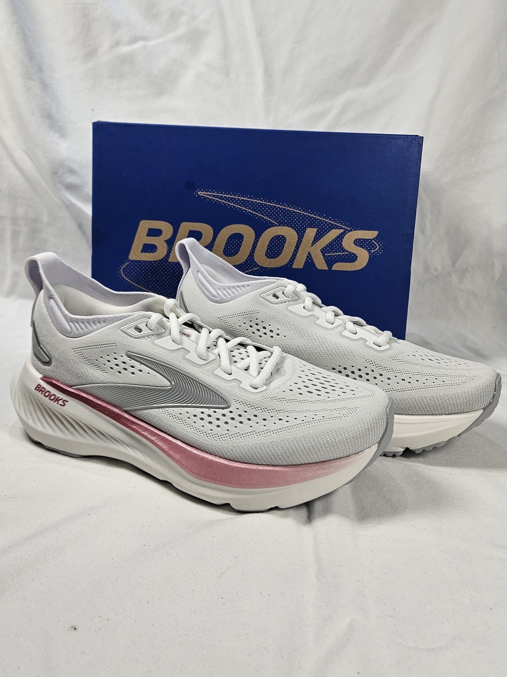 Brooks Women's Glycerin 23 B Medium Width Running Shoe Size 8.5 Brand New in Box